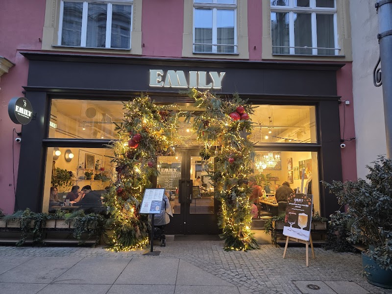 Emily. Italian Stories. Restaurant